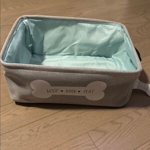Winifred & Lily linen pet storage bin with side handles